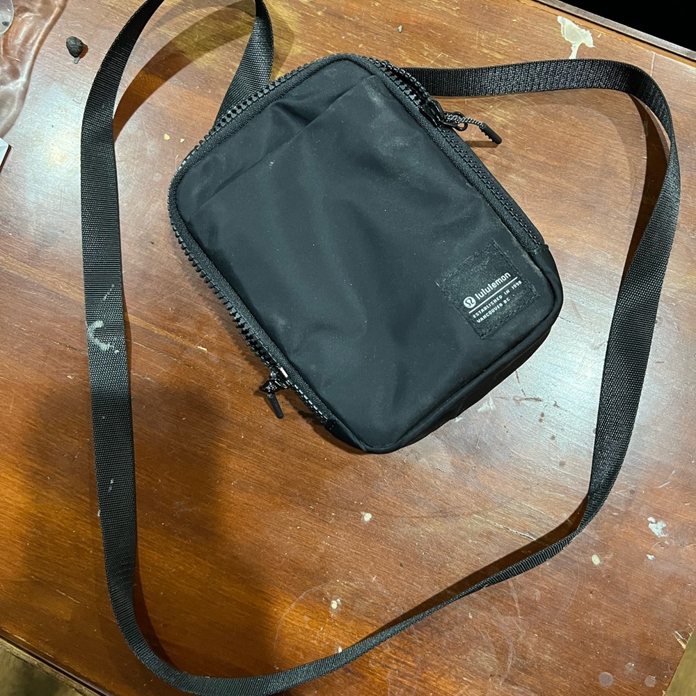 Lululemon crossbody bag 1.5L